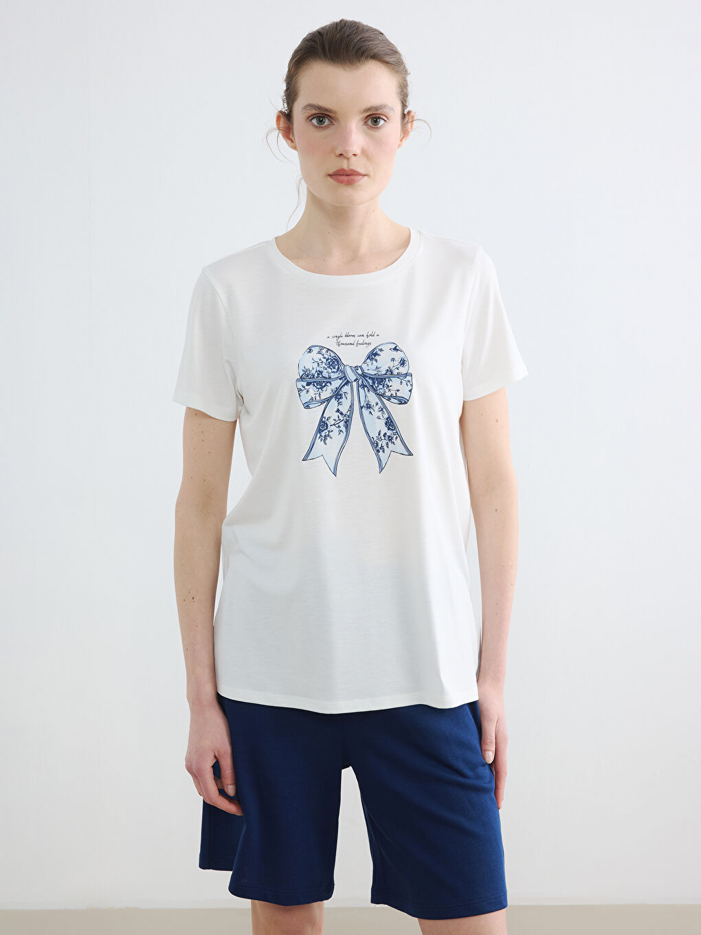 Woman WHITE T-Shirt