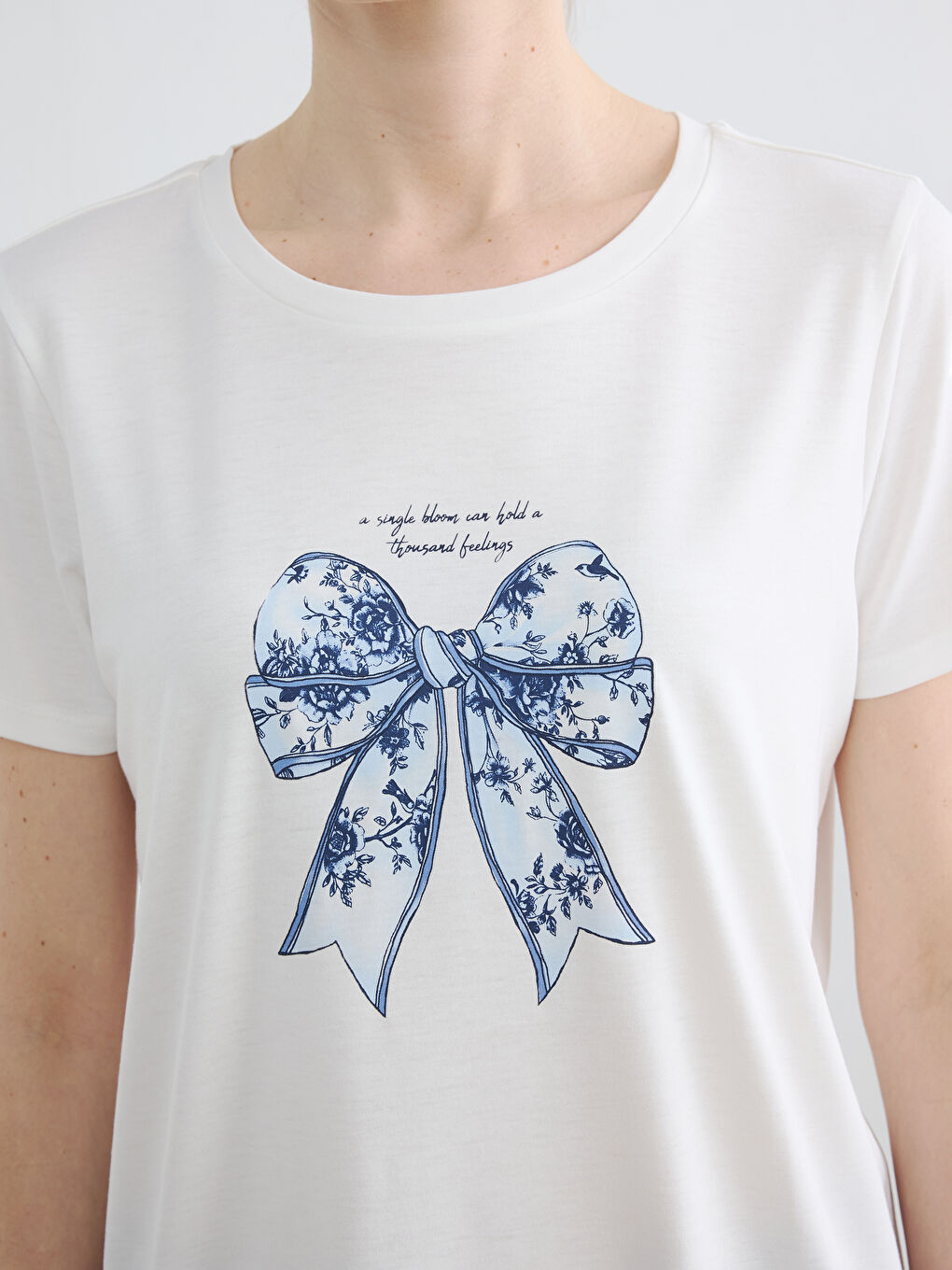 Woman WHITE T-Shirt-2