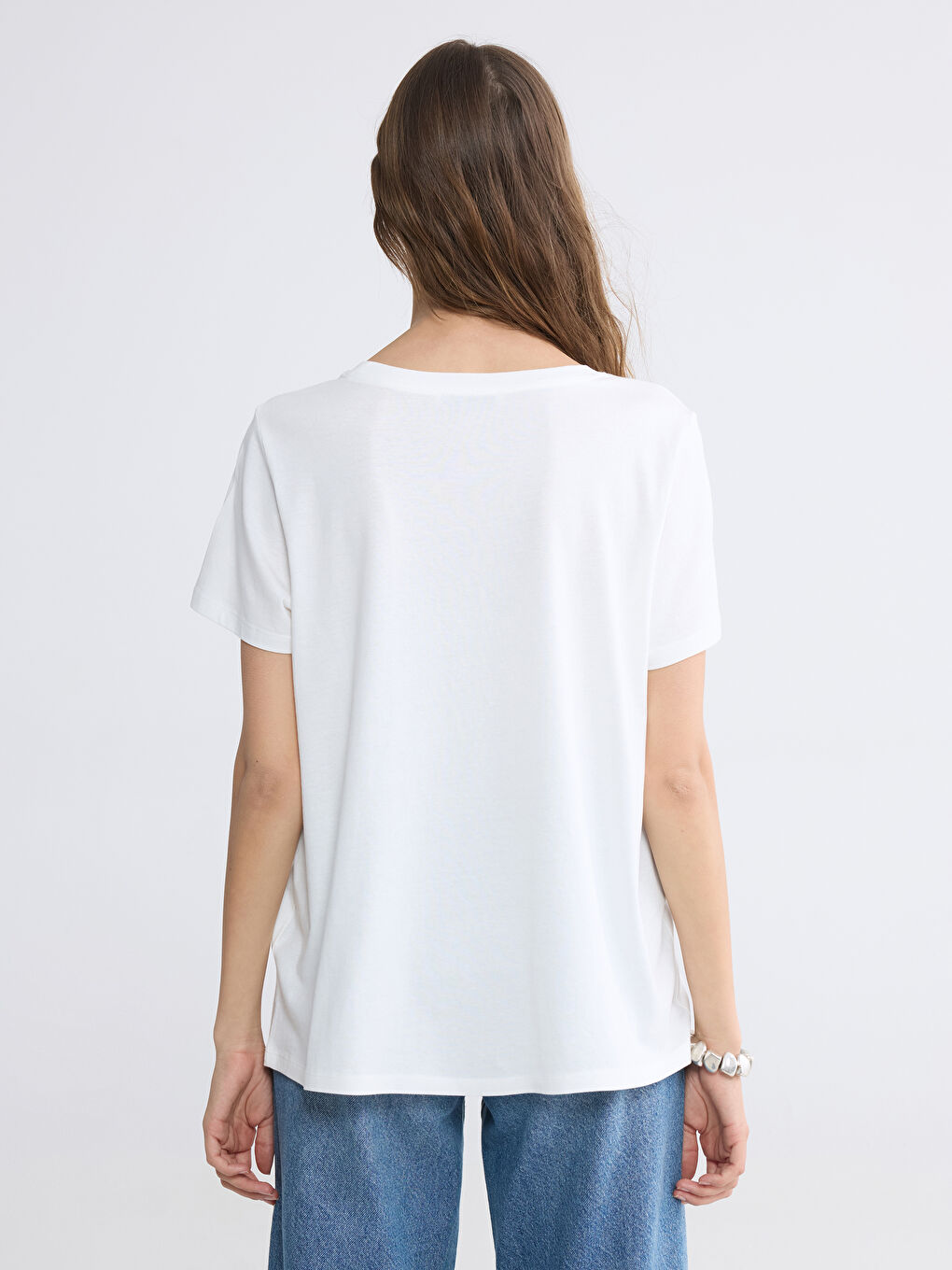 Beyaz Bisiklet Yaka Baskılı Kadın Tişört-3