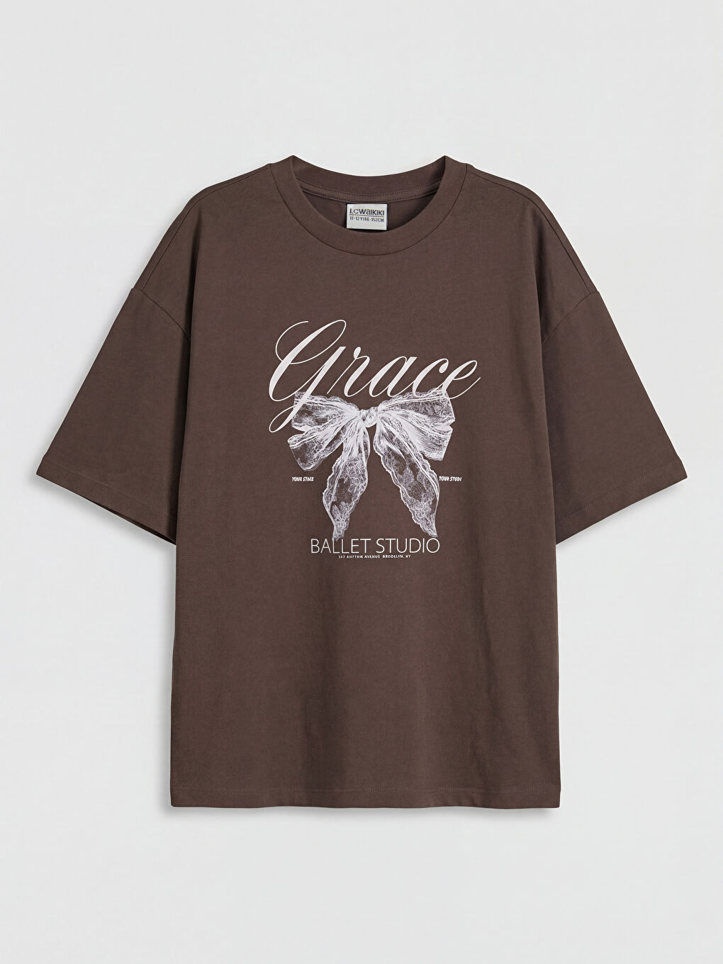 Дөңгелек жағалы принтті қыздарға арналған футболка