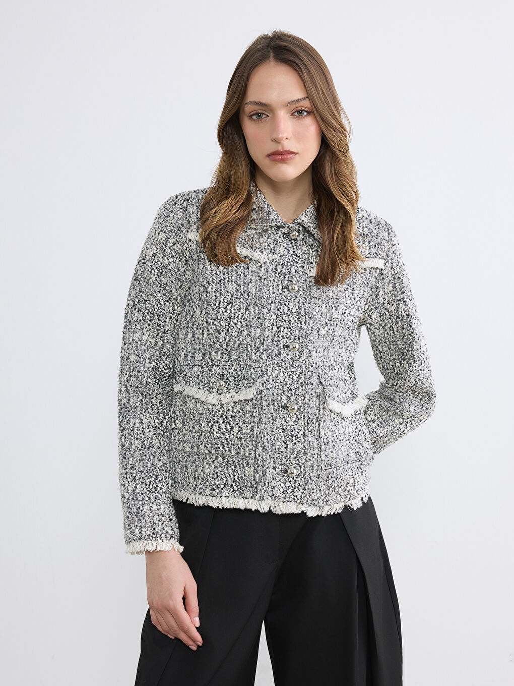 Beyaz Gömlek Yaka Kadın Tüvit Ceket