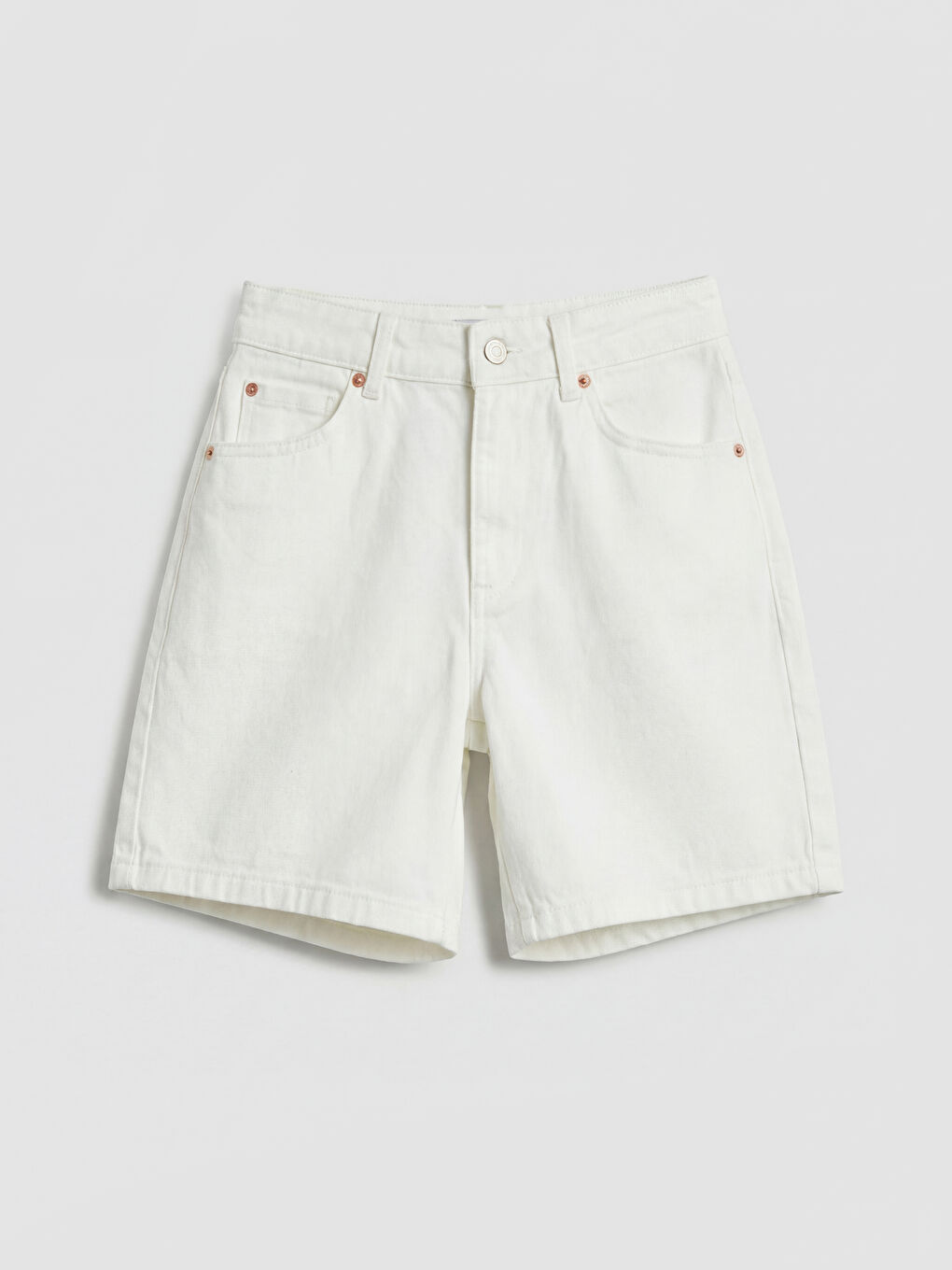 Beyaz Regular Fit Kadın Jean Şort-4