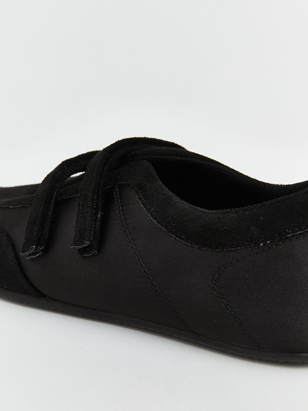 Siyah Cırt Cırtlı Kadın Babet-4