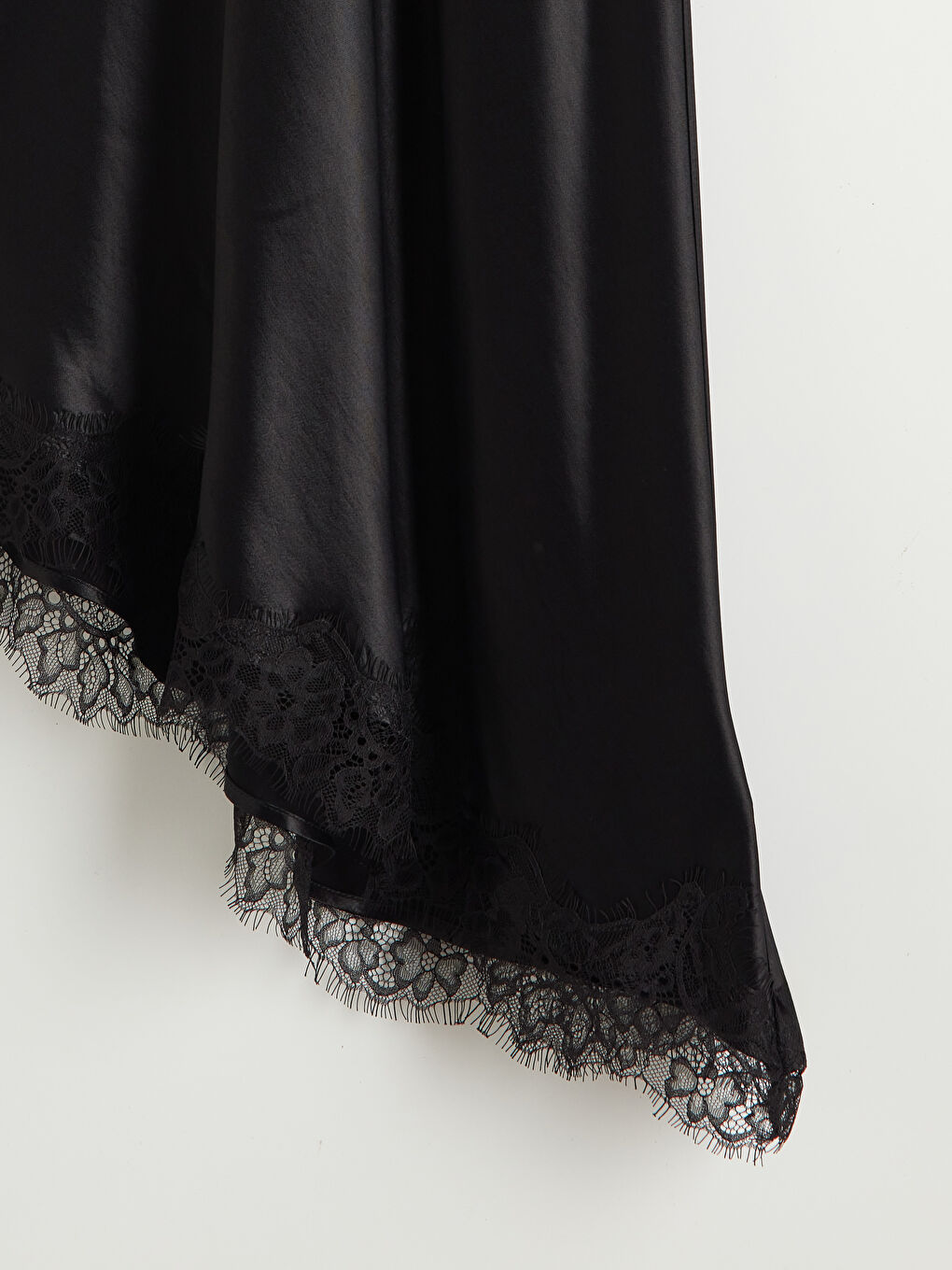 Siyah Yüksek Bel Asimetrik Kesim Saten Etek-1