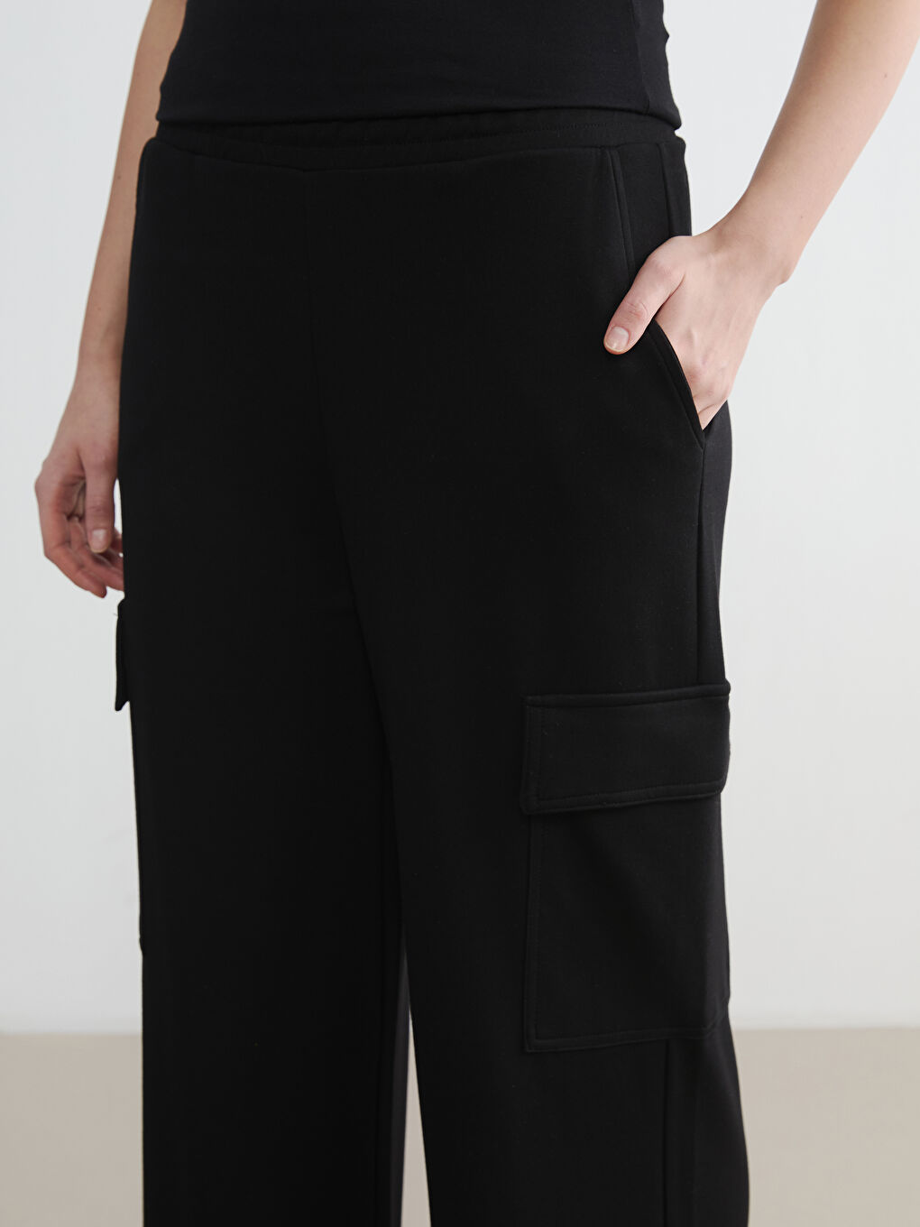Siyah Beli Lastikli Kadın Kargo Eşofman Altı-2