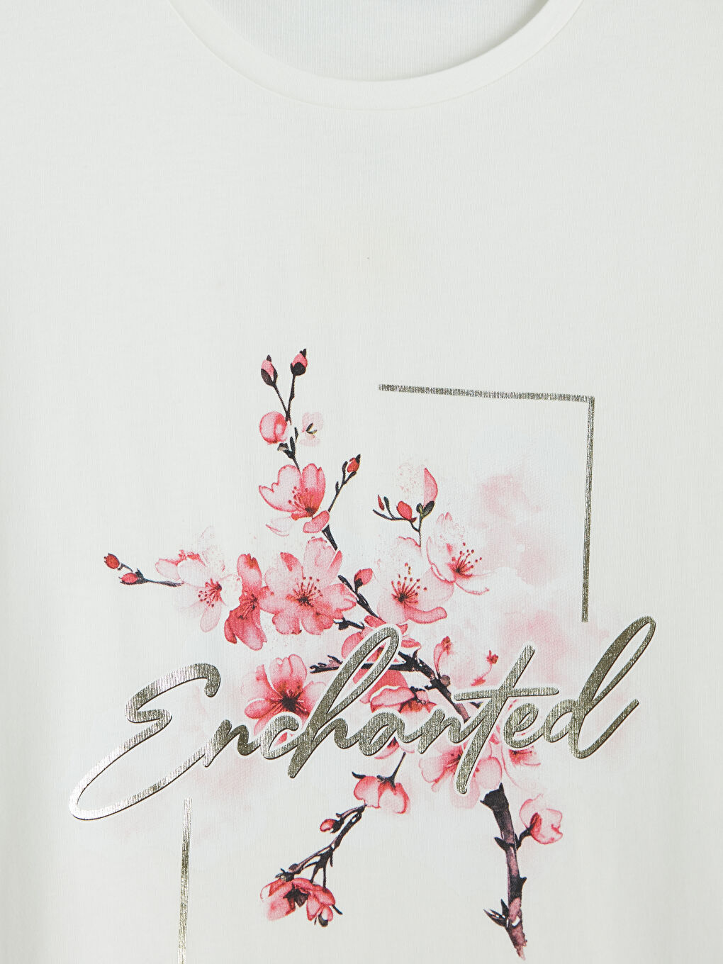 Ekru Bisiklet Yaka Çiçekli Kadın Tişört-2