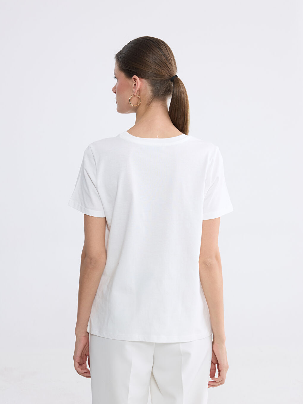 Ekru Bisiklet Yaka Baskılı Kadın Tişört-7