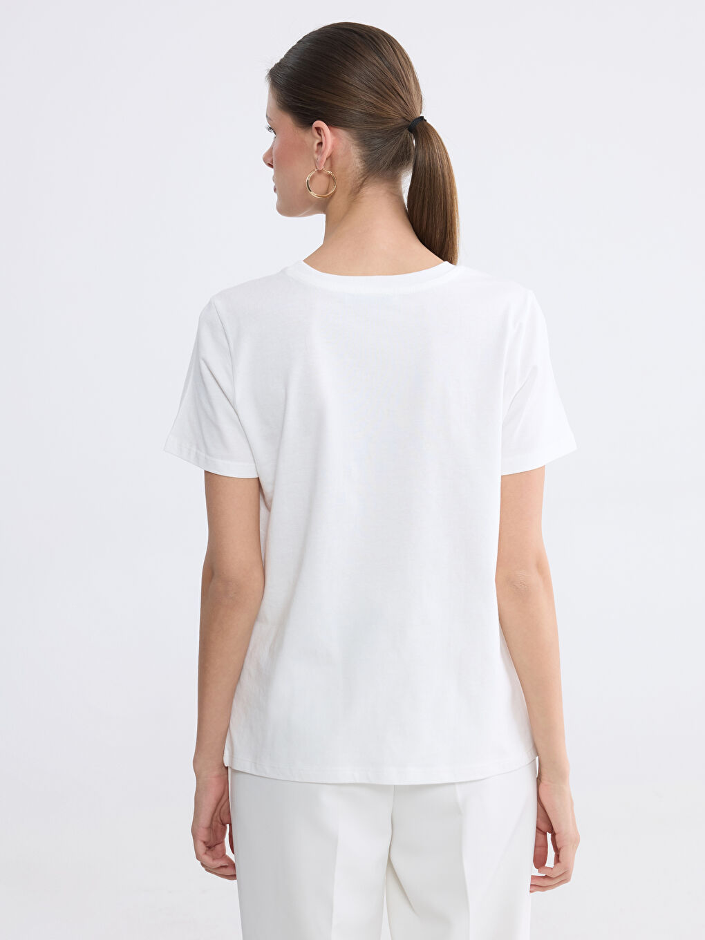 Ekru Bisiklet Yaka Baskılı Kadın Tişört-3