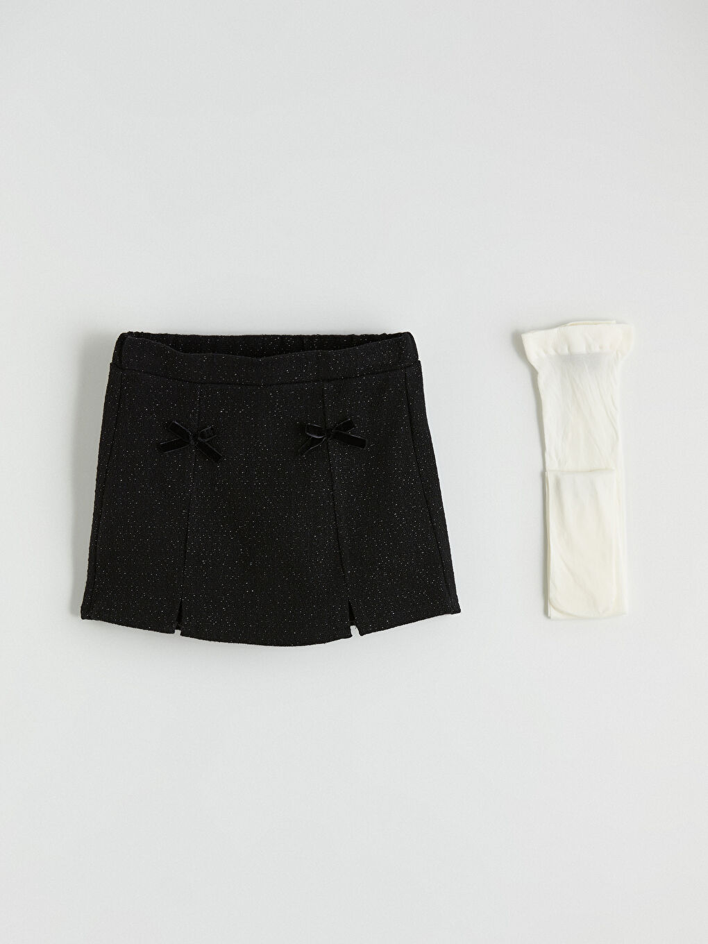 Siyah Beli Lastikli Kız Çocuk Şort Etek ve Külotlu Çorap