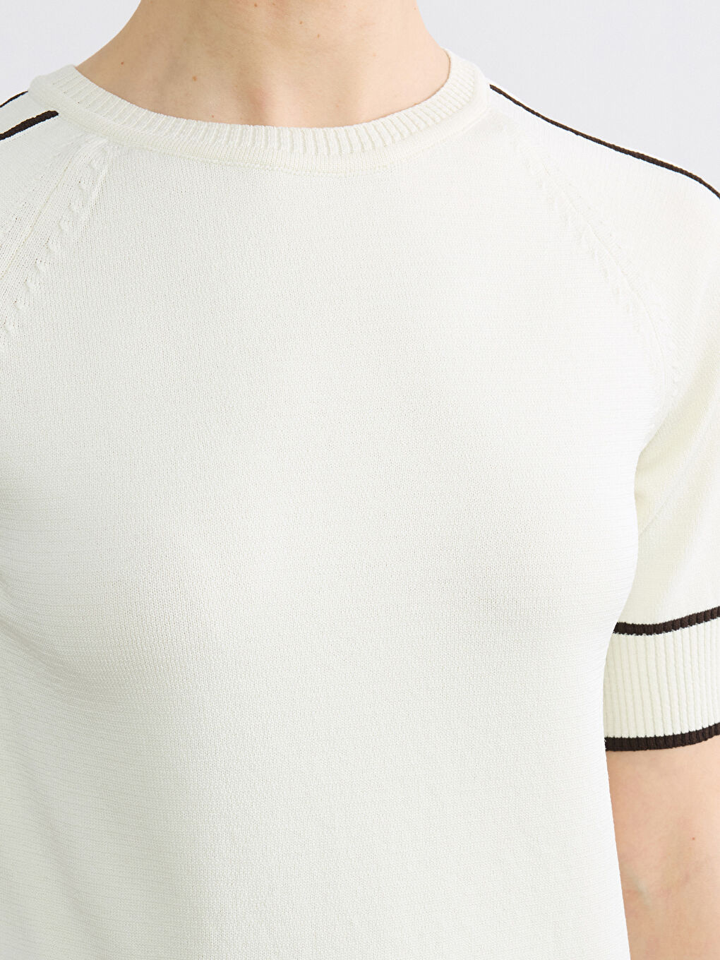 Ekru Bisiklet Yaka Çizgili Kadın Triko Kazak-2