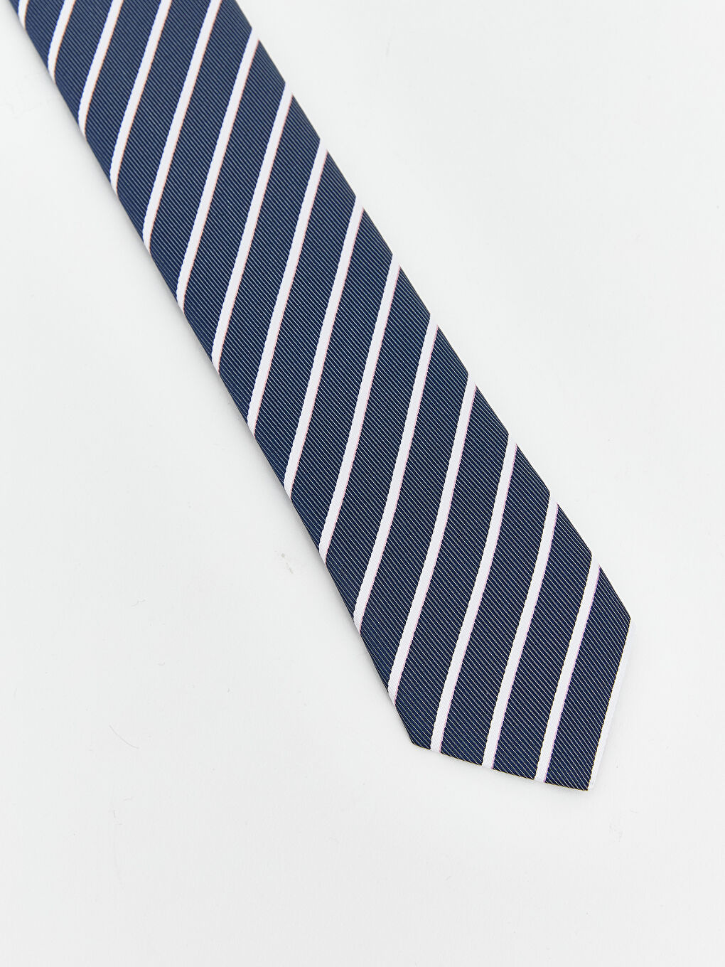 Lacivert Çizgi Desenli Kadın Kravat-1