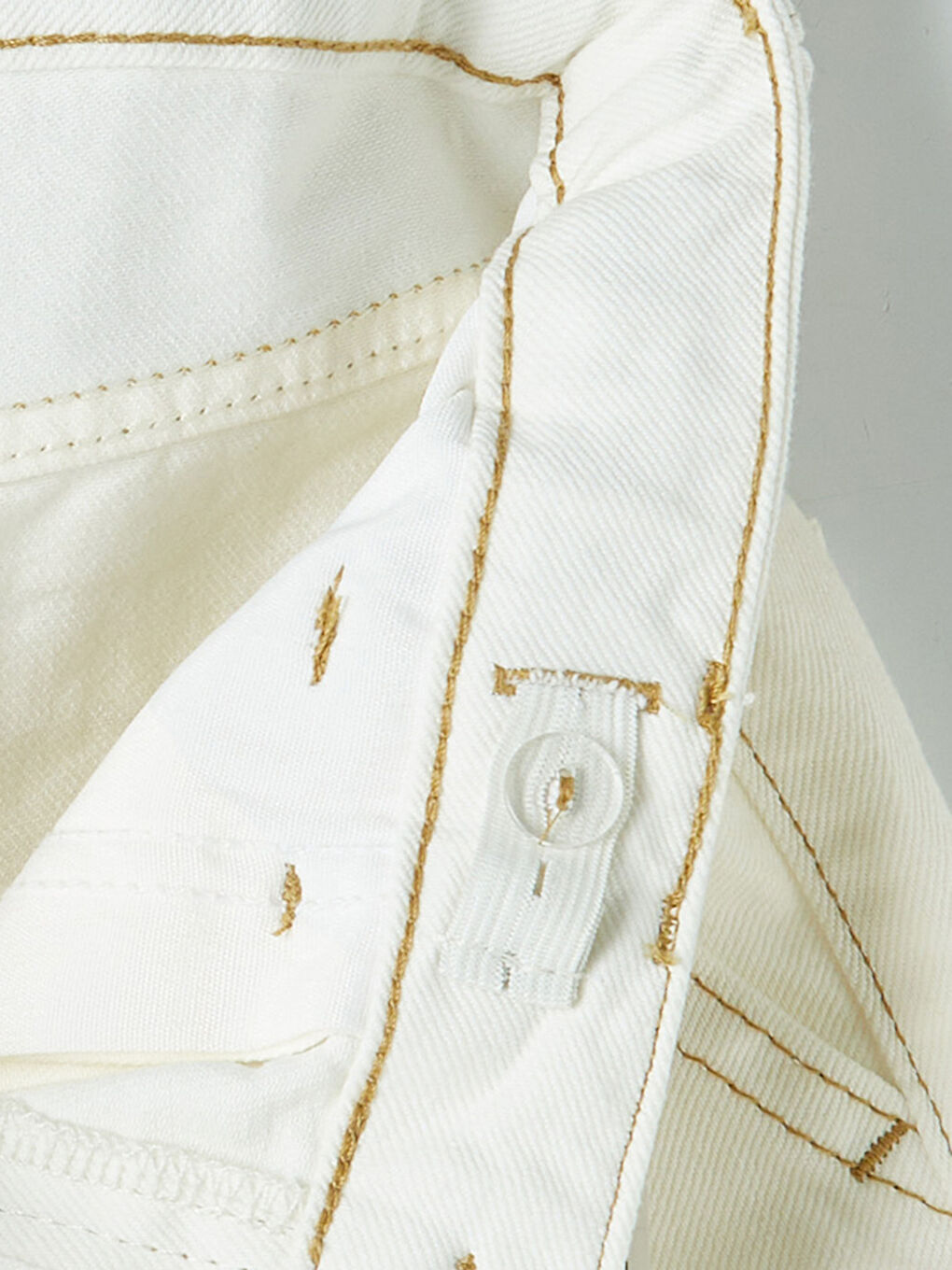 Beyaz Kız Çocuk Jean Şort ve Kemer-3