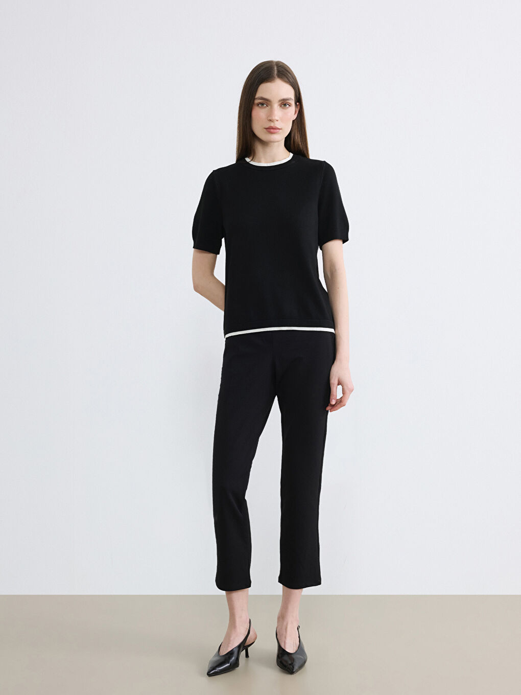 Siyah Bisiklet Yaka Kadın Triko Kazak-1