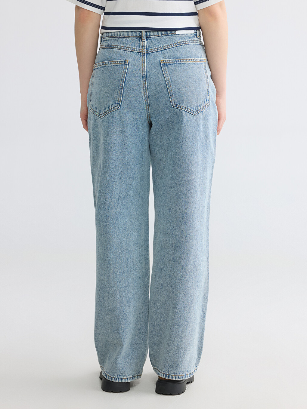 Woman Blue Jeans-3
