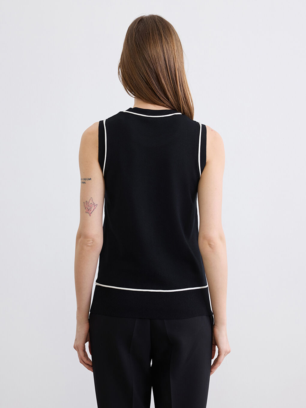 Siyah Bisiklet Yaka Kadın Triko Süveter-3