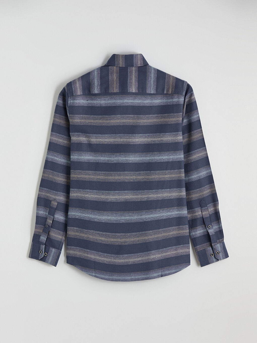 قميص رجالي مخطط بتصميم رفيع من قماش التويل-2