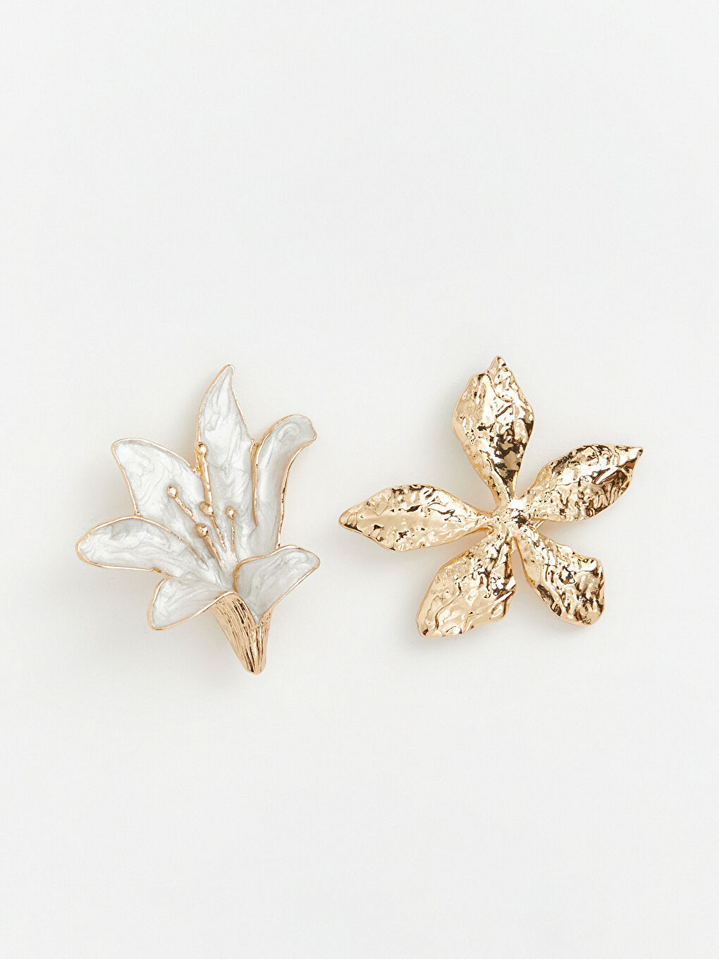 Sarı Çiçek Figürlü Kadın Broş 2'li