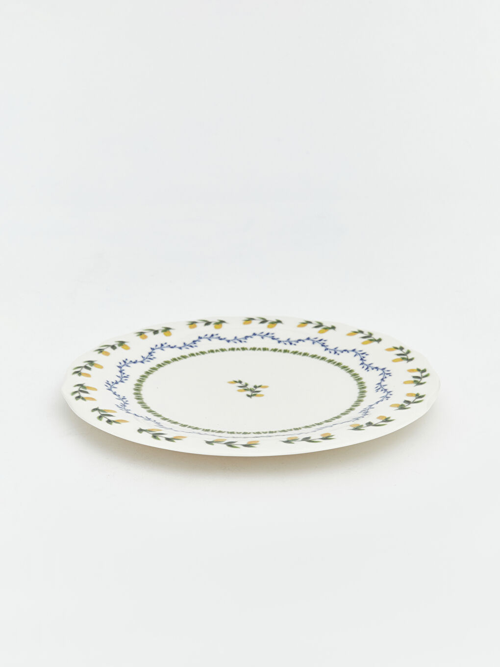 Leaf Patterned Porcelain Plate 26 cm-1