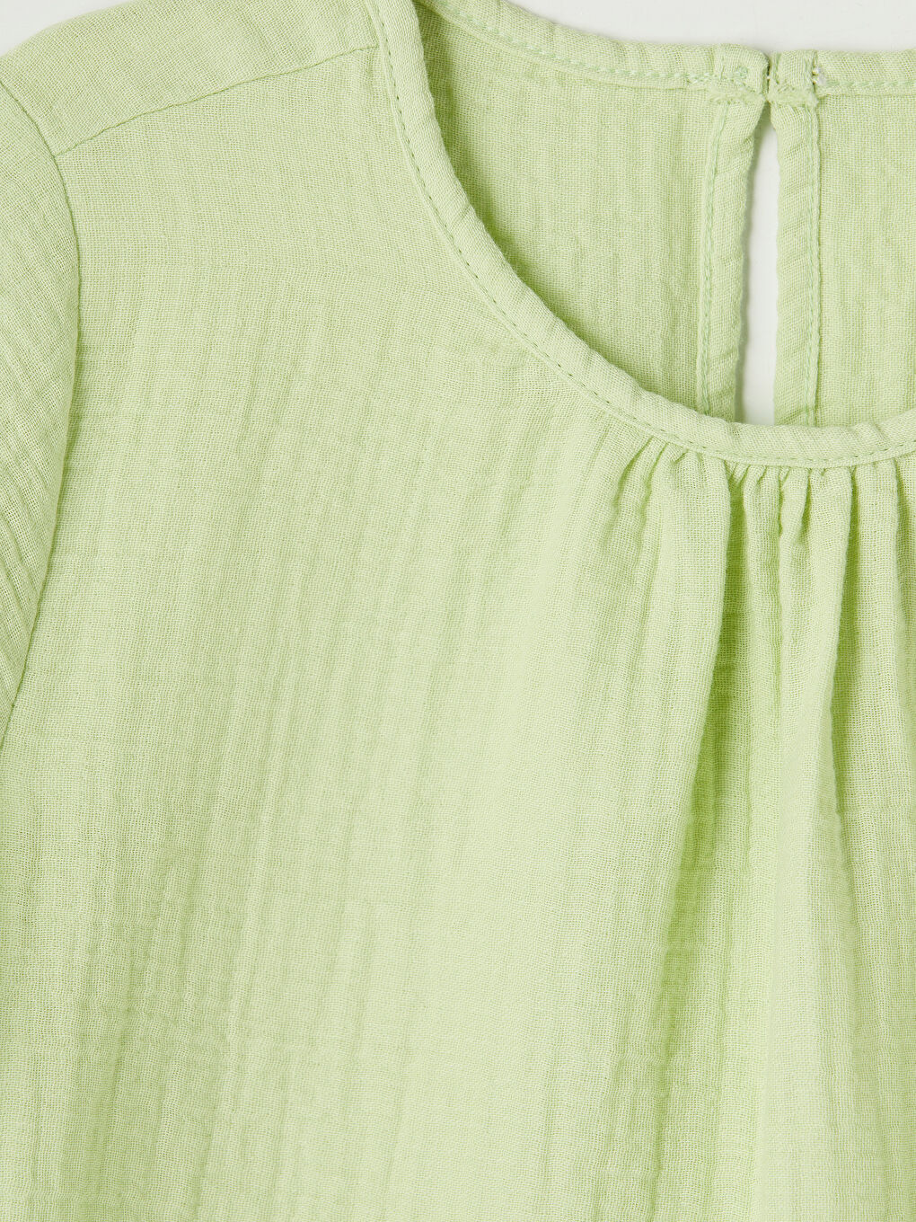 Yeşil Bisiklet Yaka Fırfırlı Kız Çocuk Müslin Bluz-2