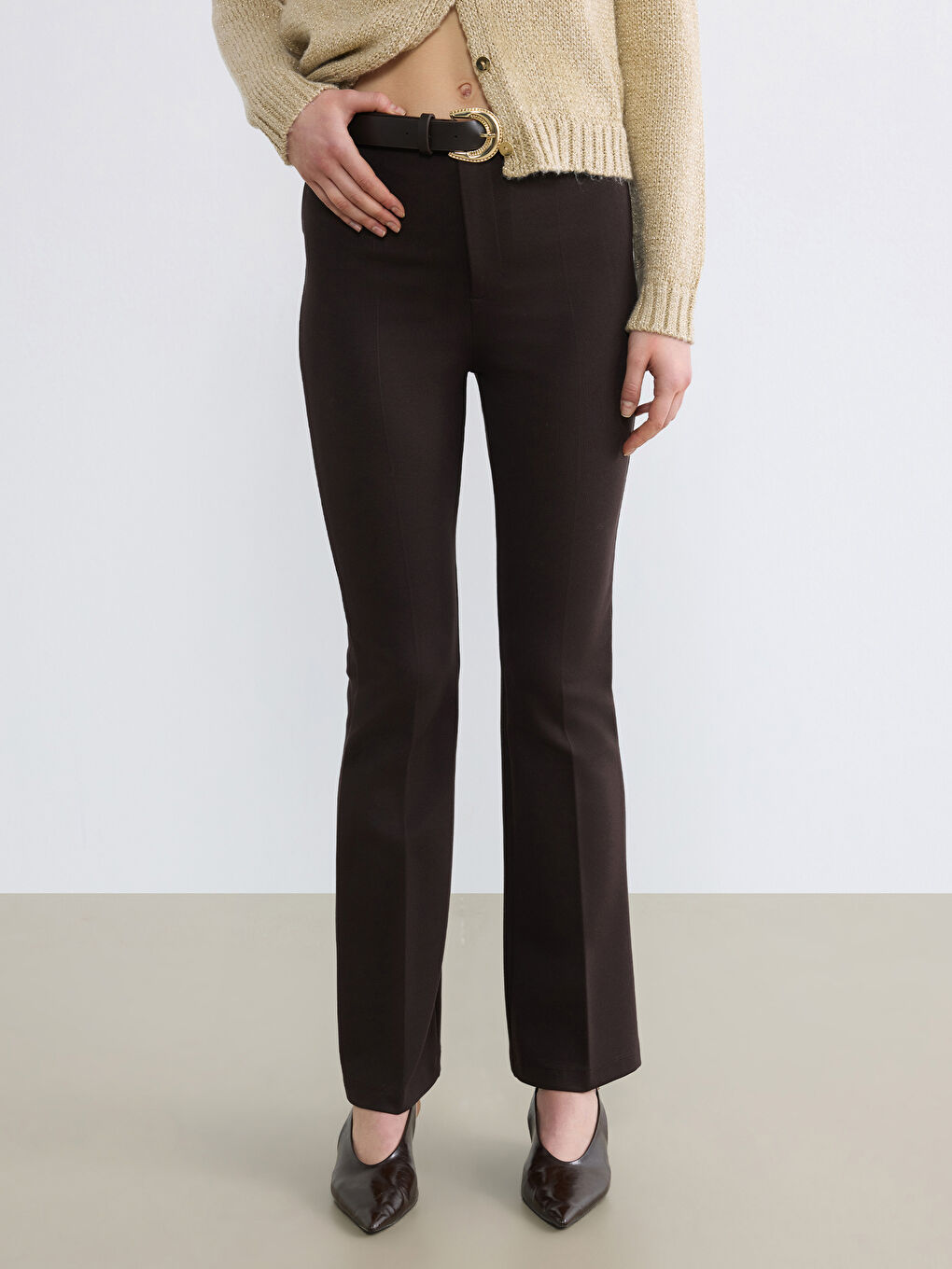 Kahverengi Beli Kemerli İspanyol Paça Kadın Pantolon-1