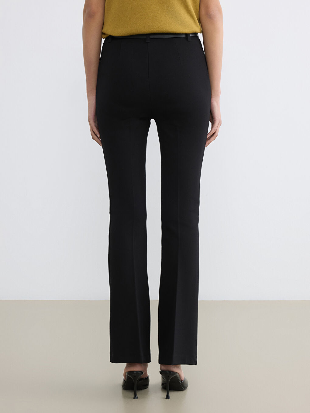 Siyah Beli Kemerli Ekstra Dar Fit Kadın Pantolon-3