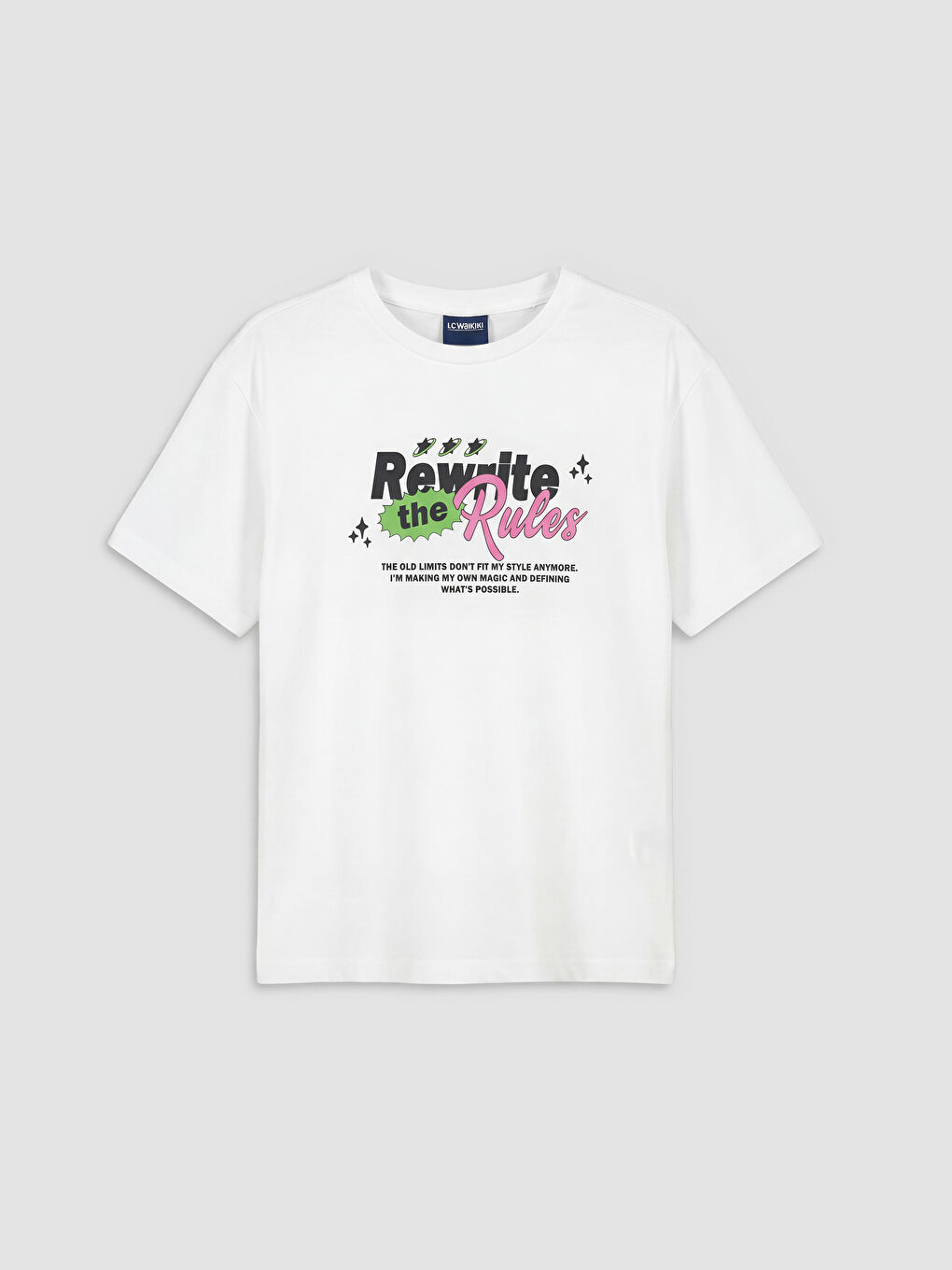 تي شيرت بناتي بطبعو بكم قصير وكول مدور