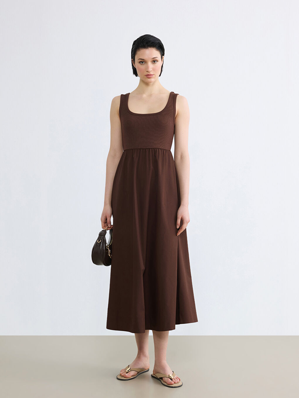 Kahverengi  Kare Yaka Büzgülü Belden Oturtmalı Elbise-1