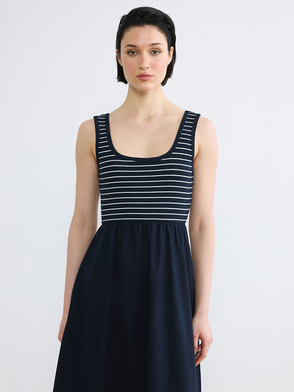 Lacivert  Kare Yaka Çizgili Büzgülü Belden Oturtmalı Elbise