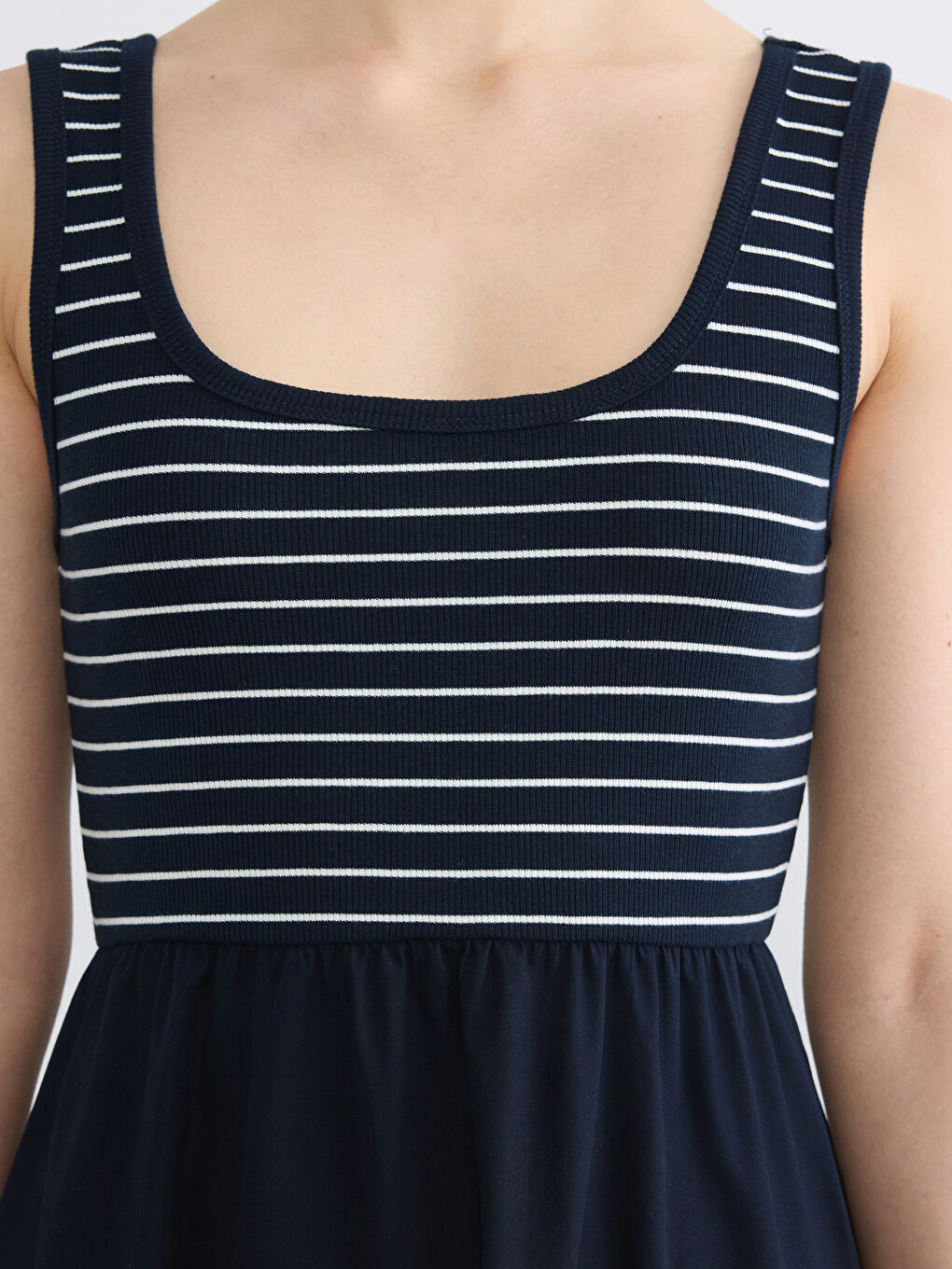 Lacivert  Kare Yaka Çizgili Büzgülü Belden Oturtmalı Elbise-2