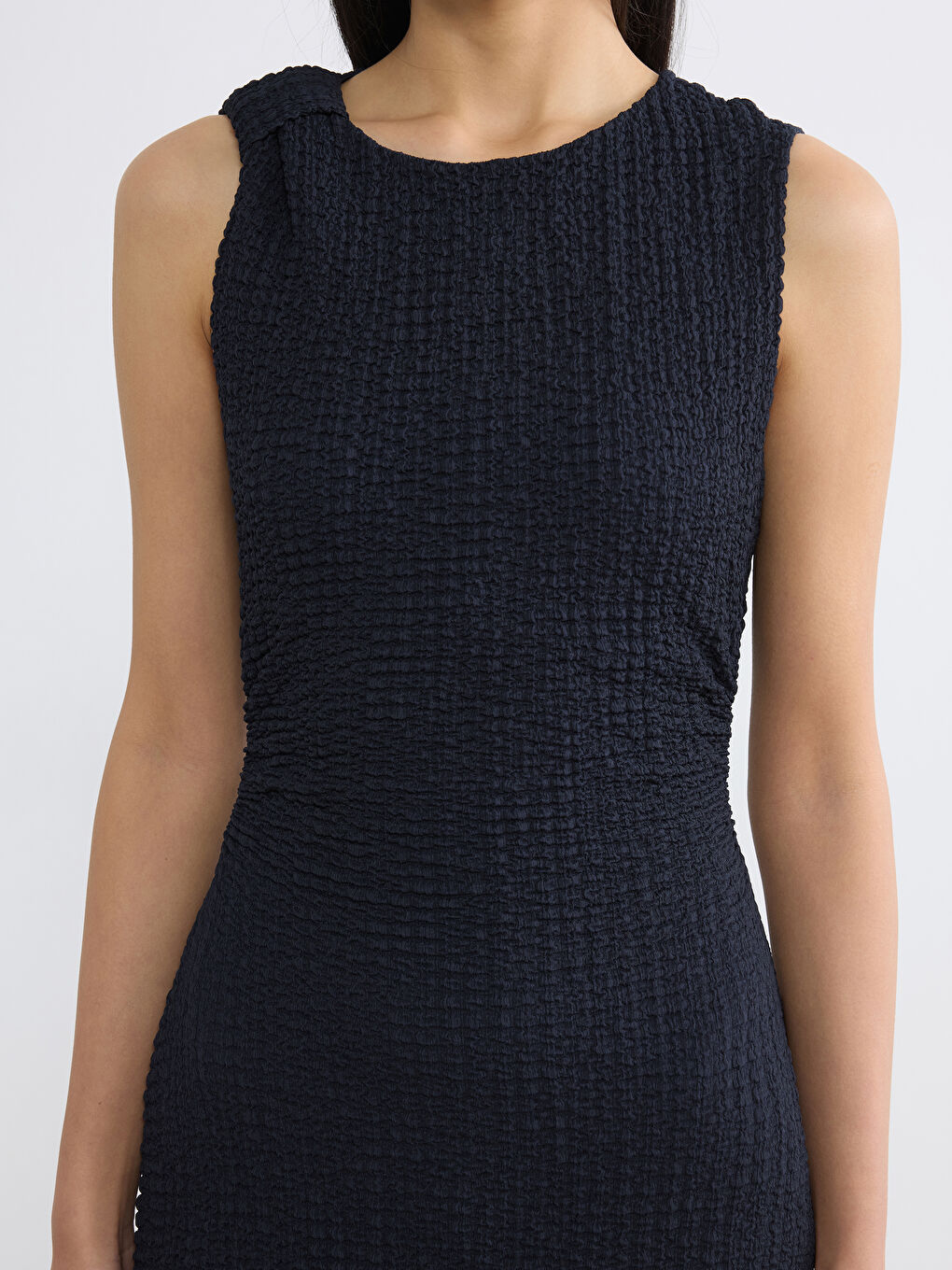 Lacivert Dokulu Büzgülü Bodycon Elbise-2