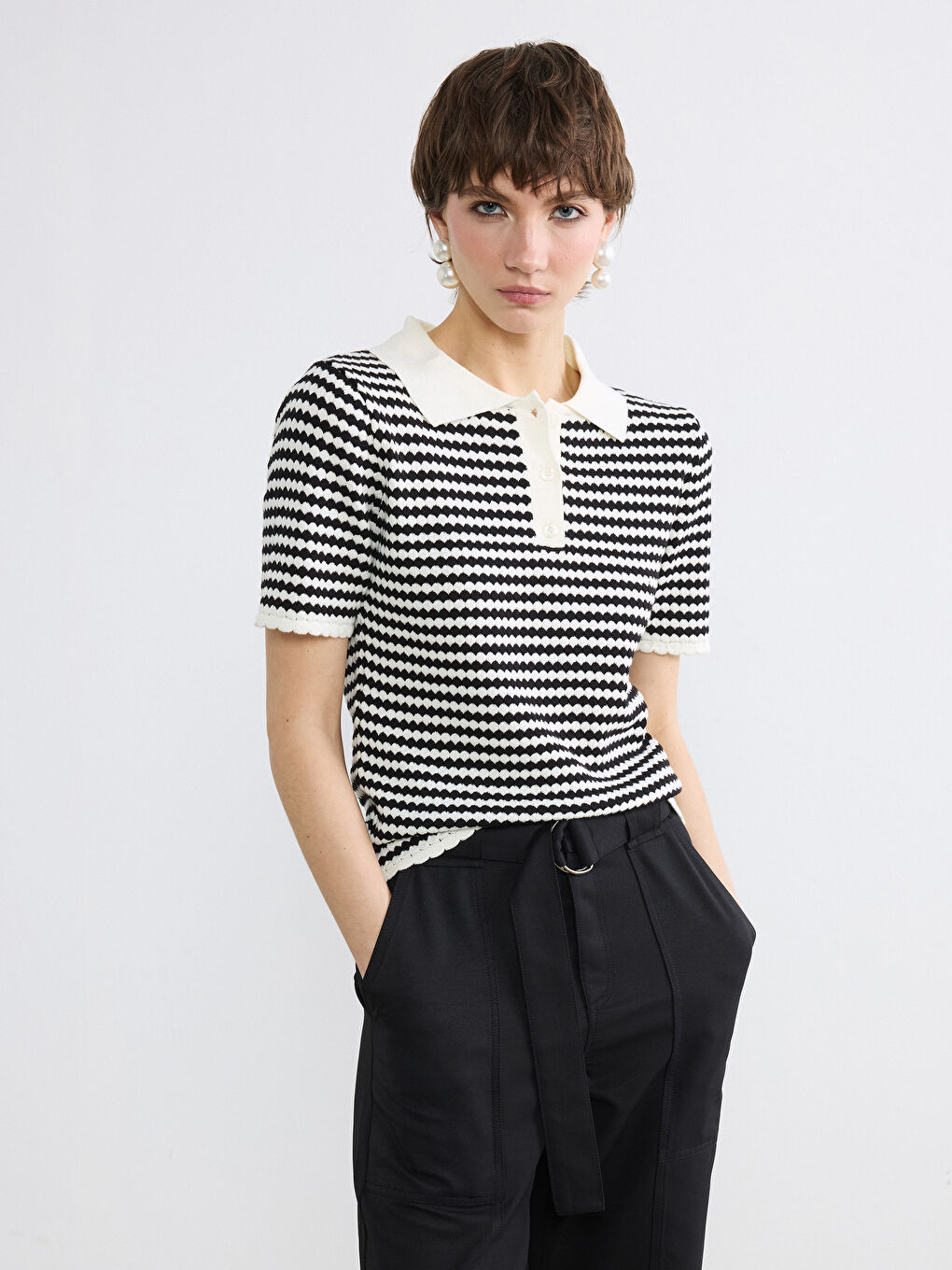 Siyah Polo Yaka Desenli Kadın Triko Kazak