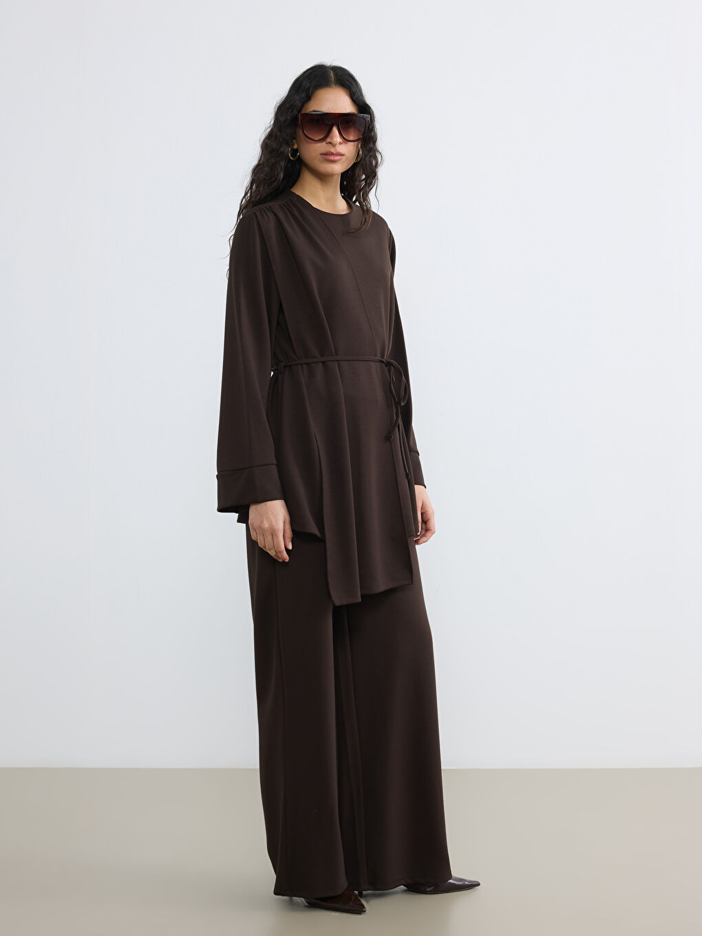 Kahverengi Bisiklet Yaka Kuşaklı Büzgülü Bluz-1