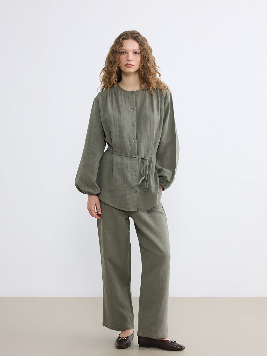 Hakim Yaka Beli Kuşaklı Kadın Gömlek Tunik-1