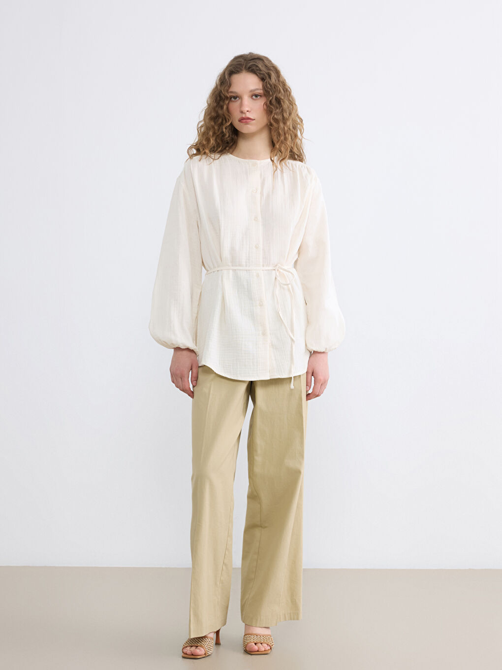 Ekru Hakim Yaka Beli Kuşaklı Kadın Gömlek Tunik-1