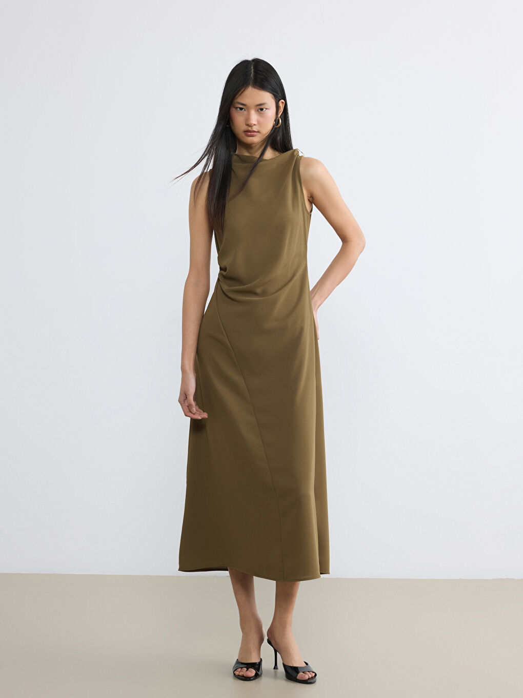 Haki Kayık Yaka Büzgülü Krep Elbise-1