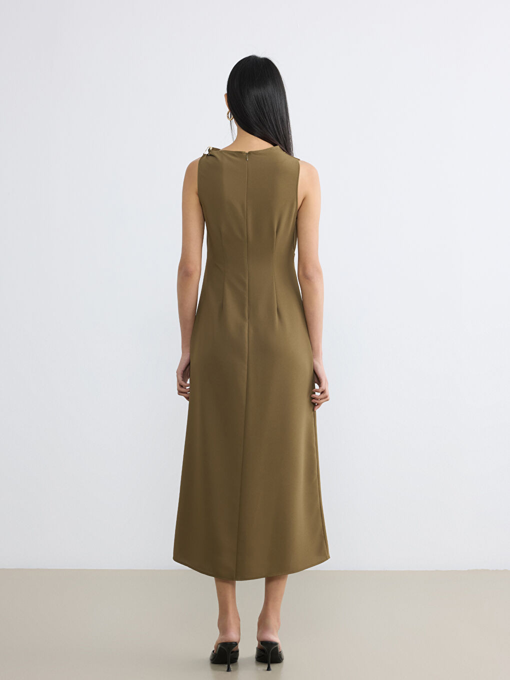 Haki Kayık Yaka Büzgülü Krep Elbise-3