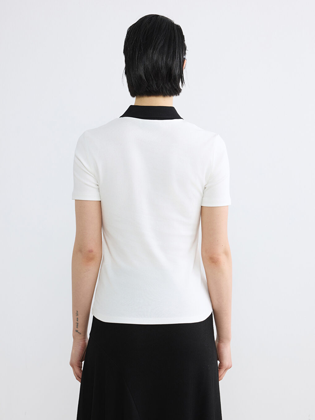 Ekru Polo Yaka Kadın Tişört-3