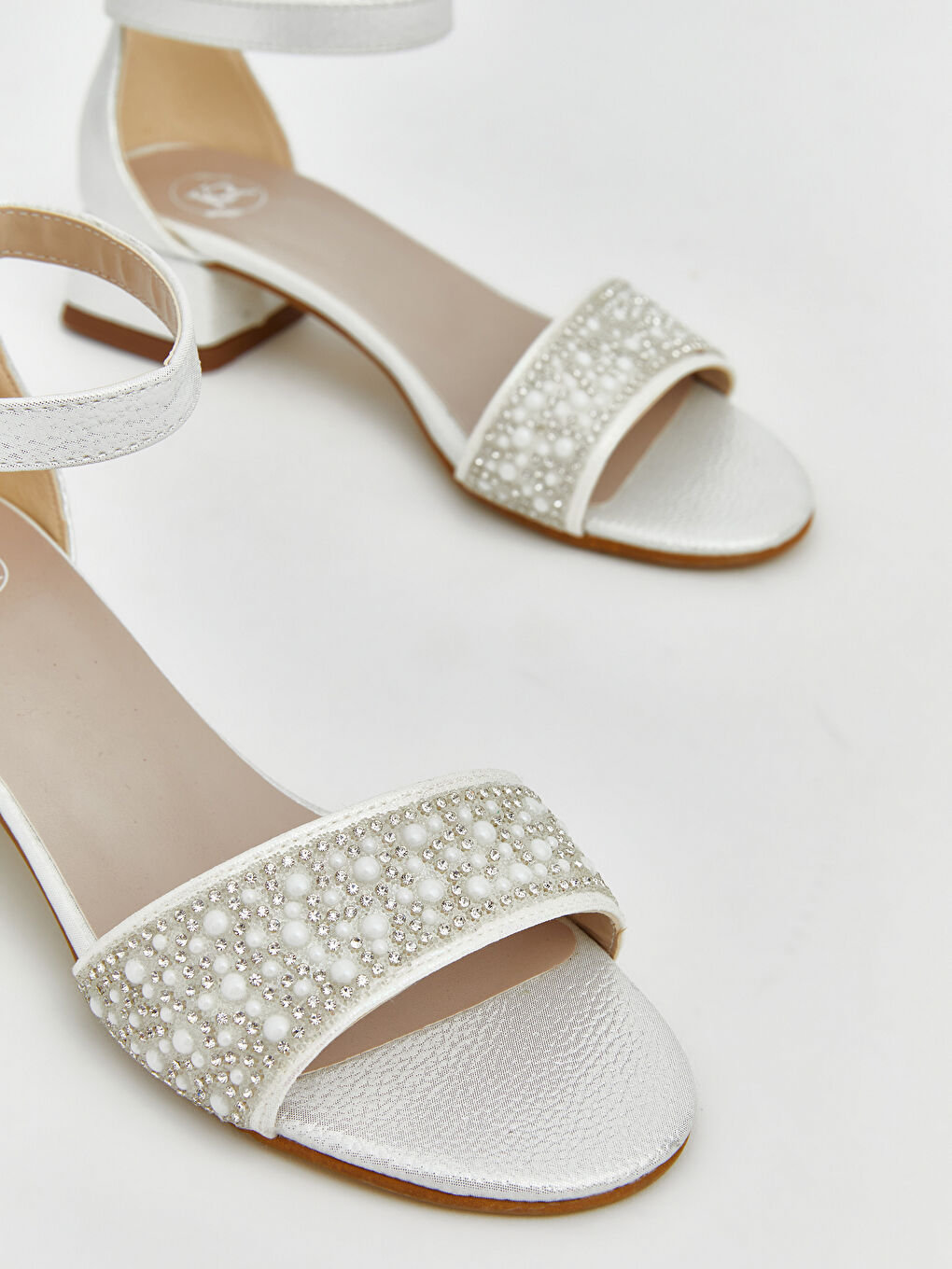 Beyaz Bilekten Bağlamalı Kız Çocuk Topuklu Ayakkabı-2