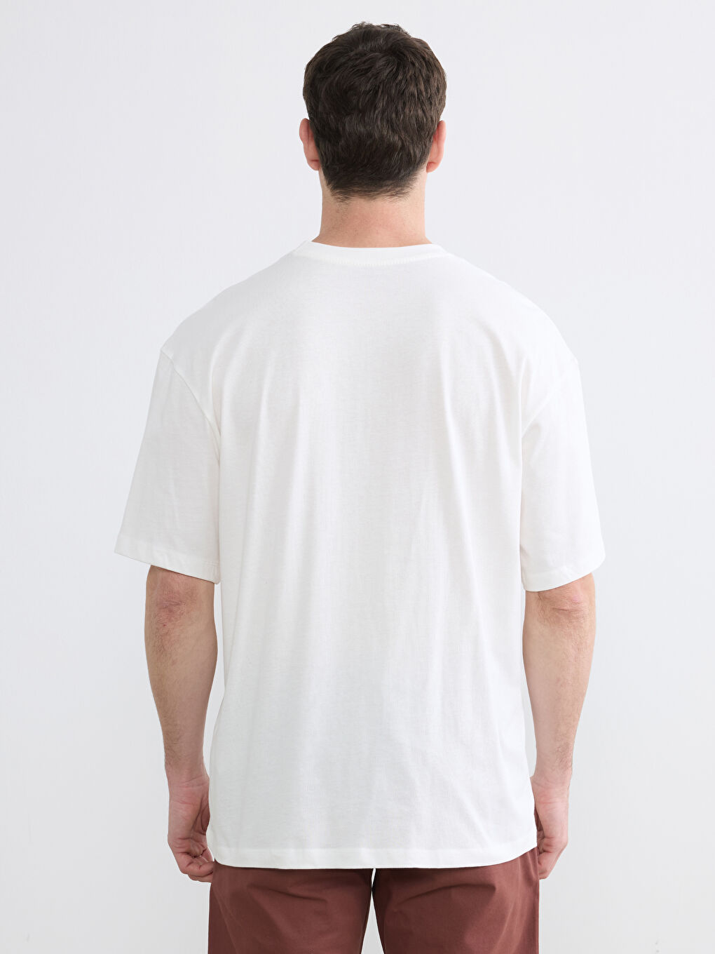 Beyaz Bisiklet Yaka Baskılı Erkek Tişört-3