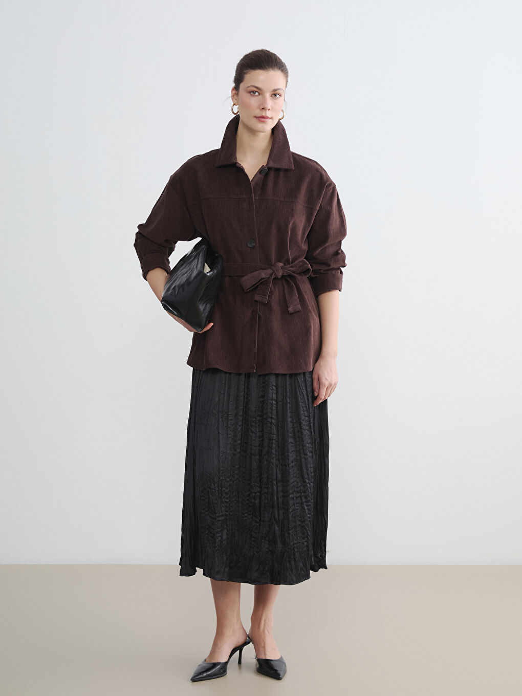 Kahverengi Gömlek Yaka Kuşaklı Kadın Kadife Ceket	-1