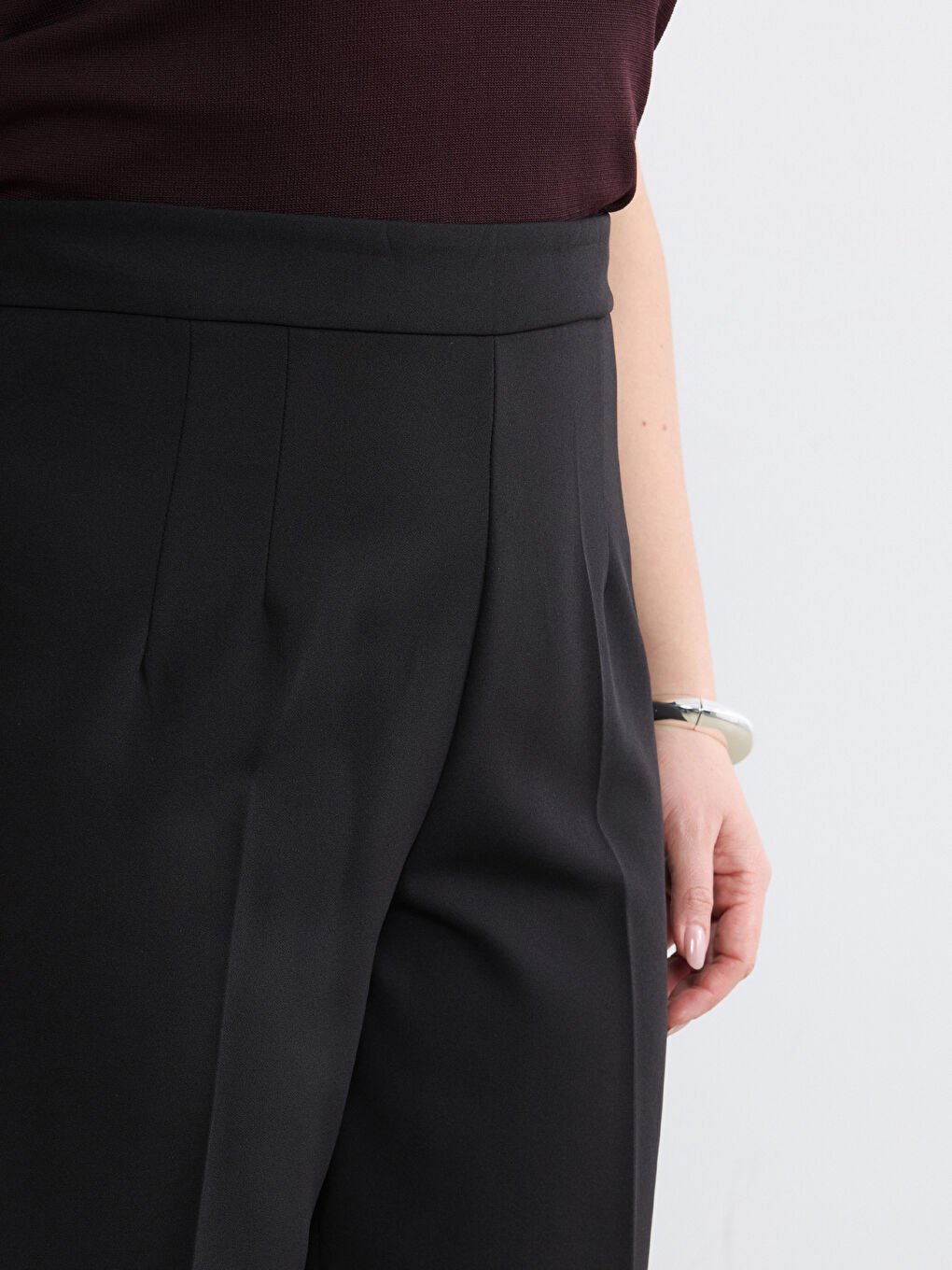 Siyah Loose Fit Kadın Pileli Kapri-6