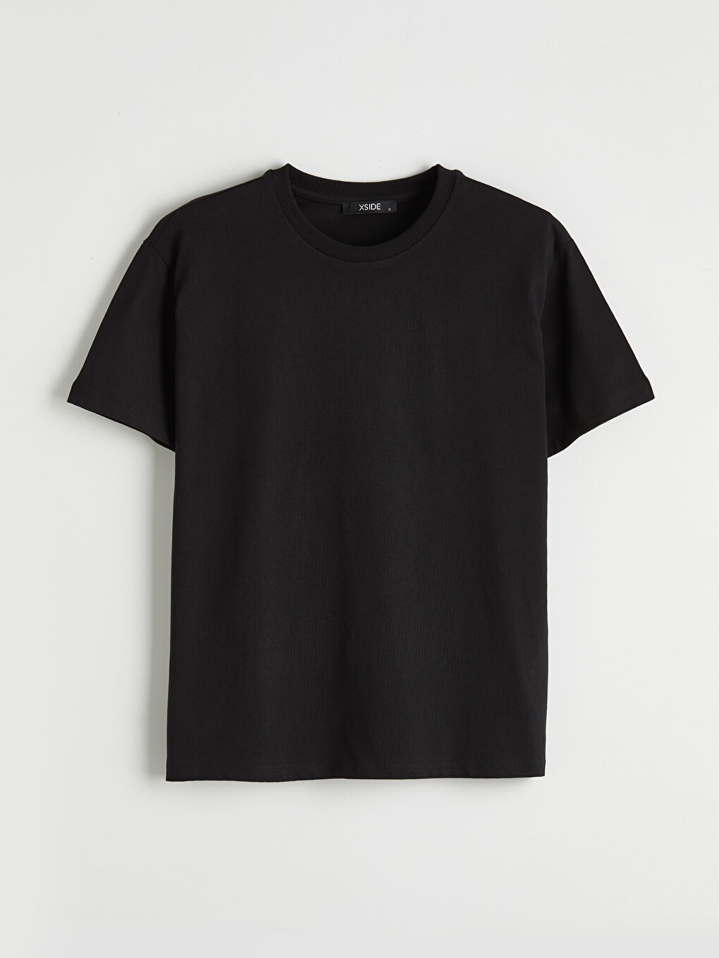 Siyah Bisiklet Yaka Kadın Tişört