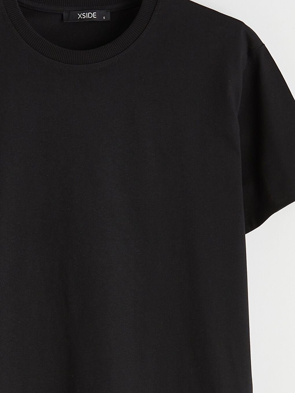 Siyah Bisiklet Yaka Kadın Tişört-2