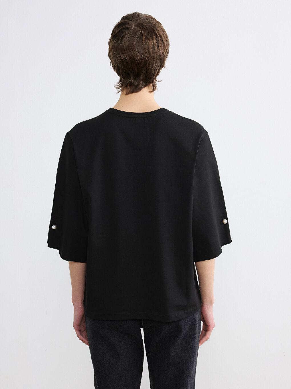 Siyah Bisiklet Yaka İnci Detaylı Bluz-3