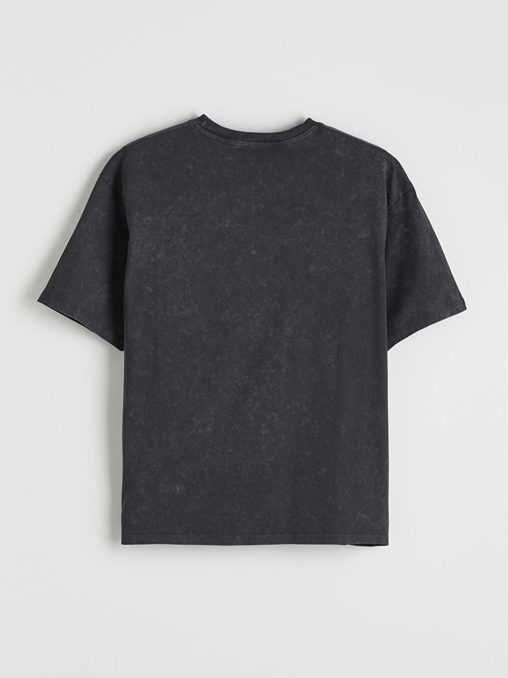 Antrasit Kalp İşlemeli Oversize Kadın Tişört-1