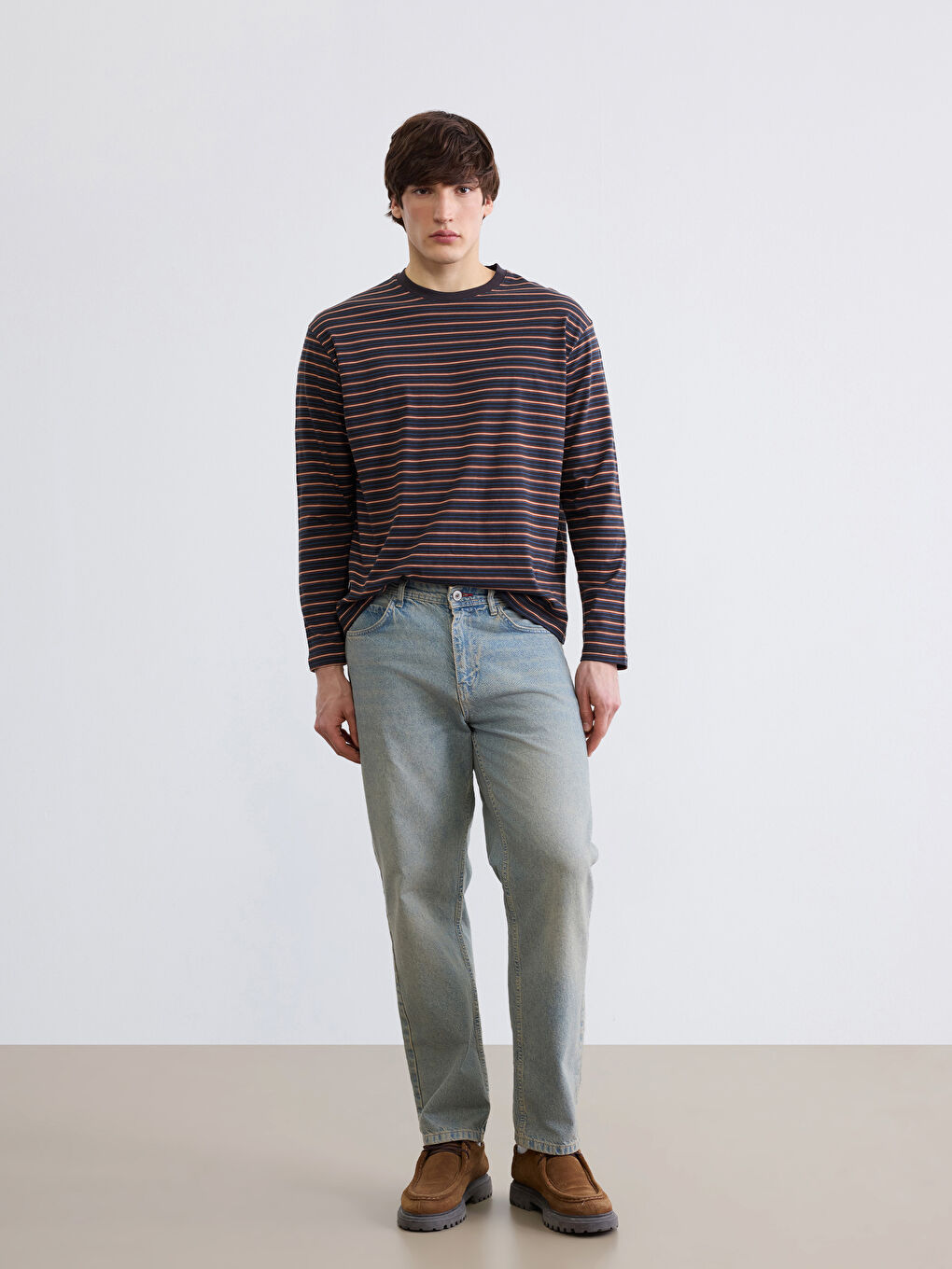 تيشيرت رجالي مخطط بأكمام طويلة ورقبة دائرية-1