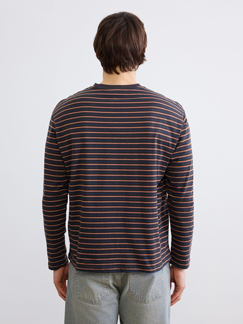 تيشيرت رجالي مخطط بأكمام طويلة ورقبة دائرية-3