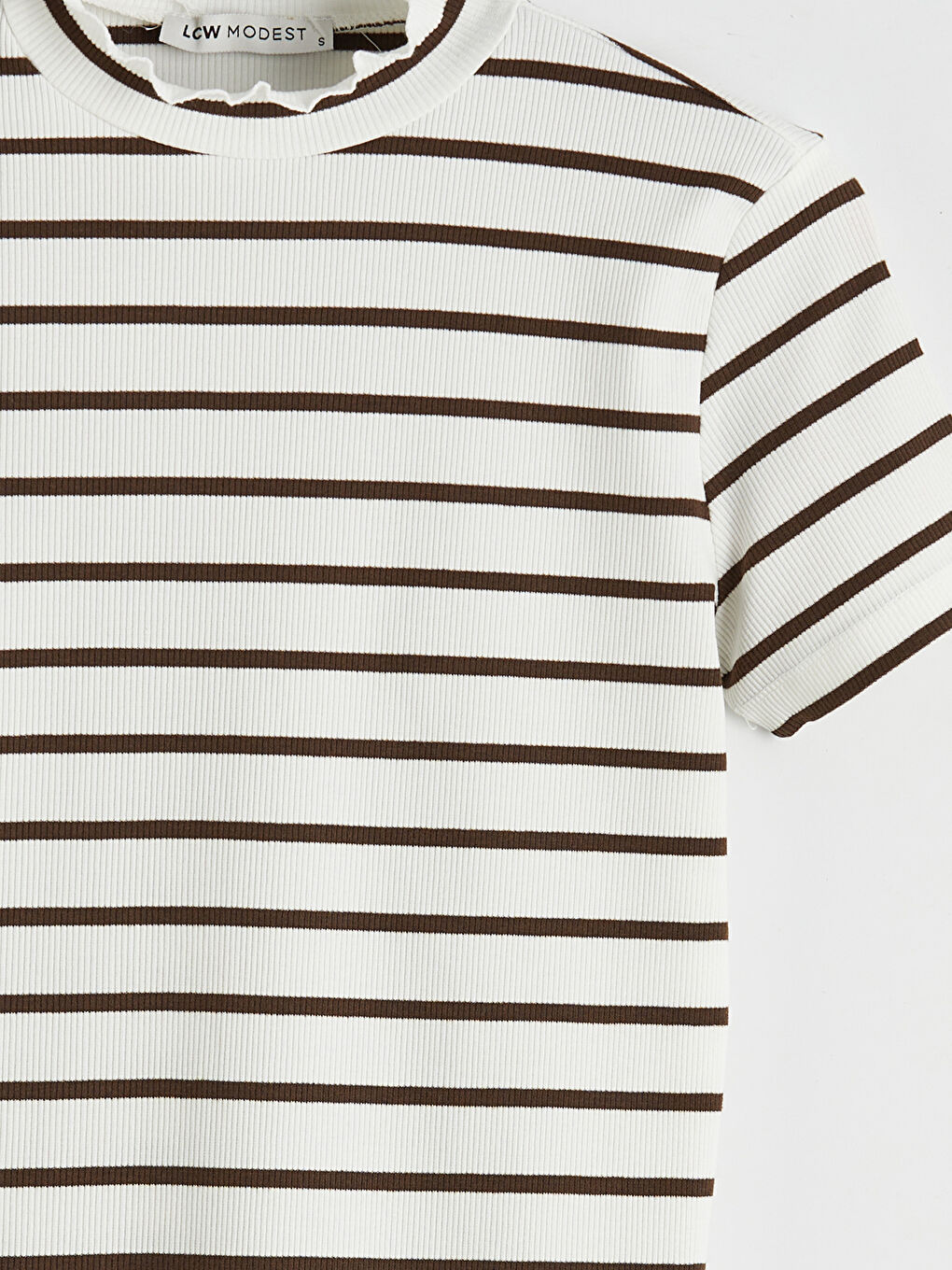 Kahverengi Fırfırlı Dik Yaka Çizgili Kadın Tişört-2