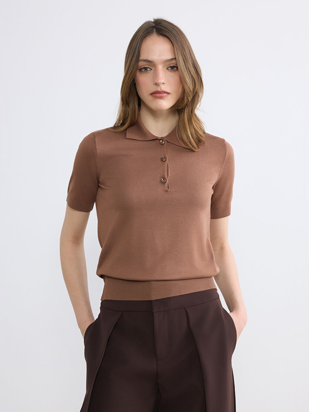Kahverengi Polo Yaka Kadın Triko Kazak