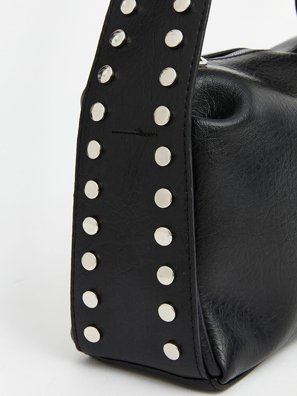 Siyah Deri Görünümlü Zımba Detaylı Kadın Omuz Çantası-2